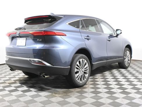 Used 2024 Toyota Venza XLE AWD/4WD image 7