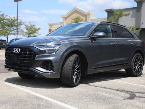Used 2020 Audi Q8 Prestige w/ Prestige Package AWD/4WD image 3