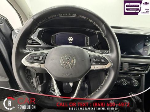 Used 2022 Volkswagen Taos SEL w/ Panoramic Sunroof Package image 18