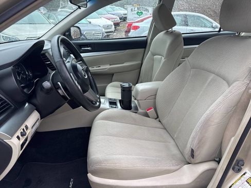 Used 2010 Subaru Legacy 3.6R Premium image 9