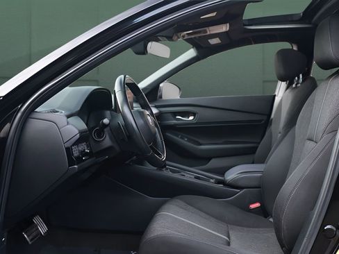 Used 2024 Honda Accord Sport image 9