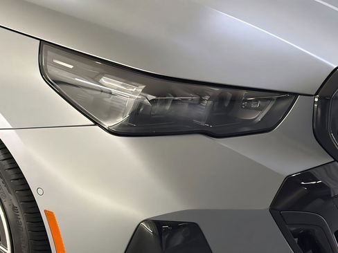 Used 2026 BMW i5 eDrive40 w/ M Sport Package RWD image 10