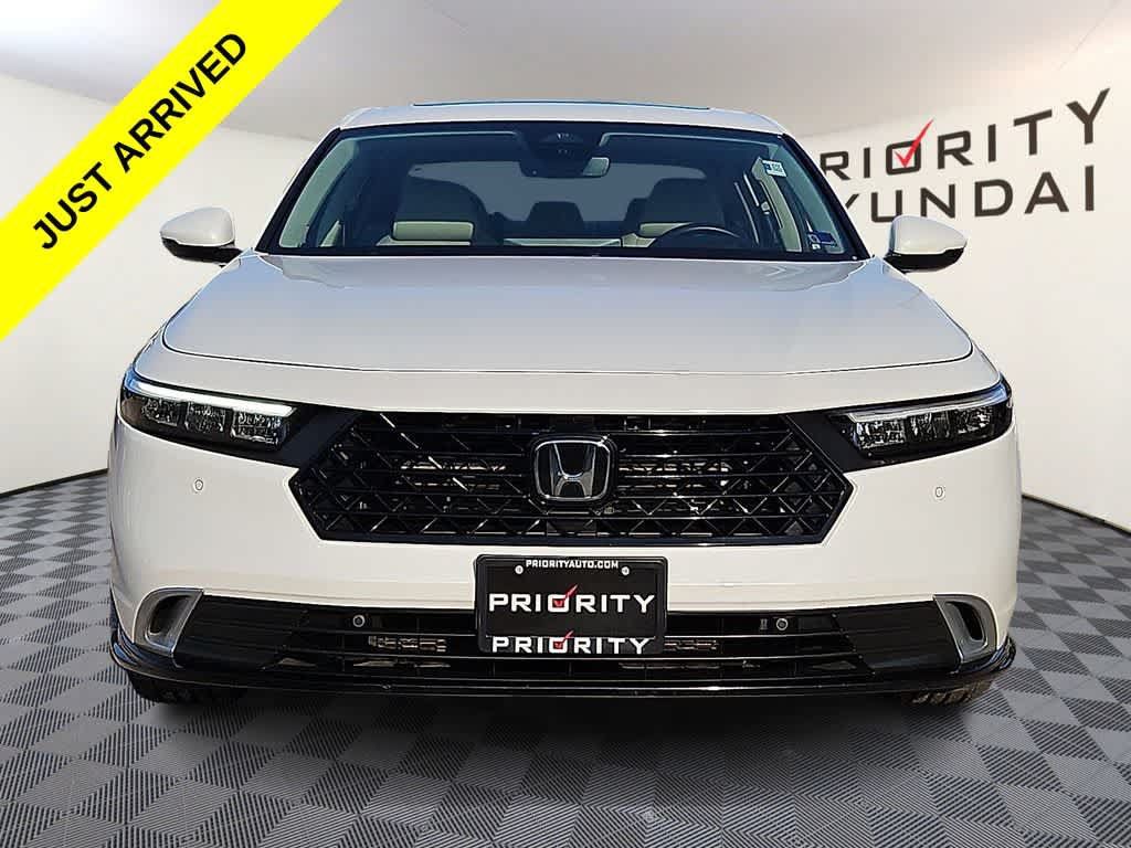 Used 2024 Honda Accord Touring image 2