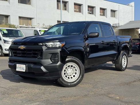 Used 2024 Chevrolet Colorado W/T image 2