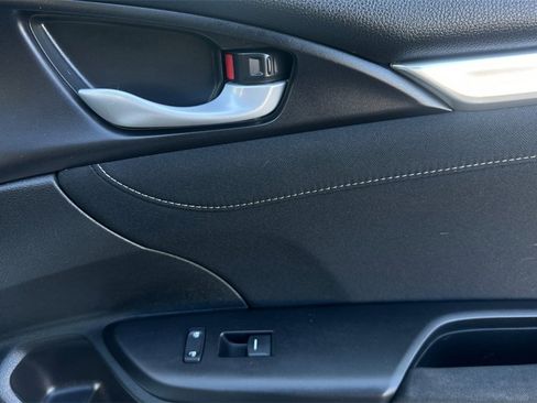Used 2019 Honda Civic EX image 18