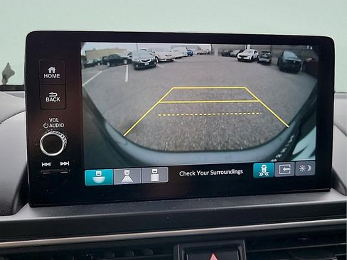 Used 2024 Honda Pilot Touring image 25