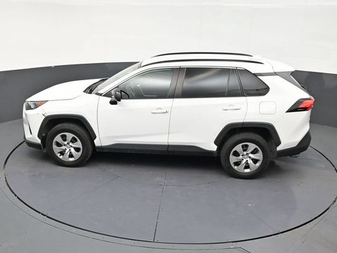 Used 2021 Toyota RAV4 LE FWD image 12