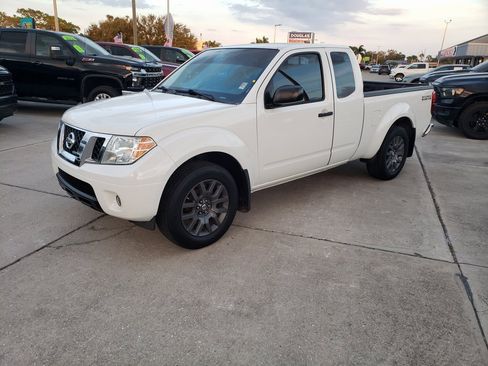 Used 2019 Nissan Frontier SV w/ Value Truck Package image 1