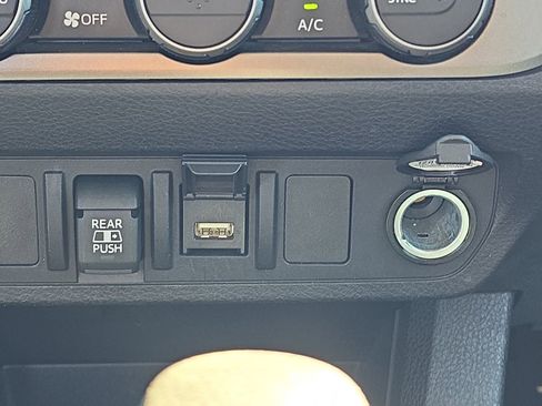 Used 2023 Toyota Tacoma 4x4 Double Cab image 17