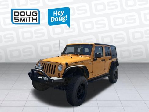 Used 2012 Jeep Wrangler Unlimited Rubicon w/ Connectivity Group AWD/4WD image 2