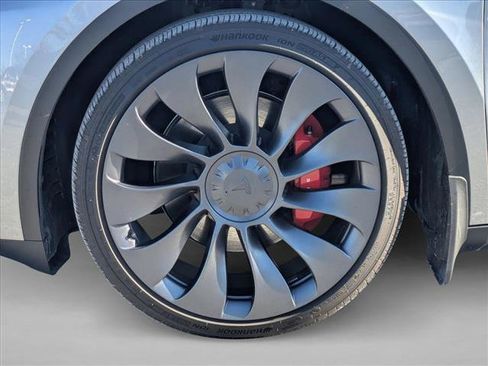Used 2024 Tesla Model Y Performance image 23