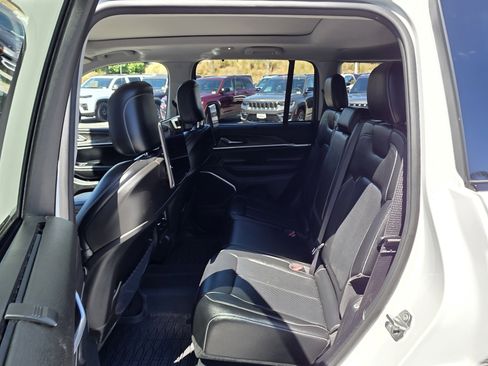 Certified 2023 Jeep Grand Cherokee 4WD 4xe w/ Luxury Tech Group II image 15