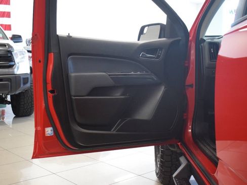 Used 2019 Chevrolet Colorado Z71 image 38