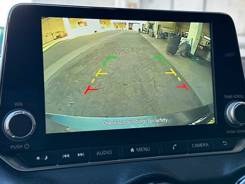 Used 2024 Nissan Sentra SV image 25