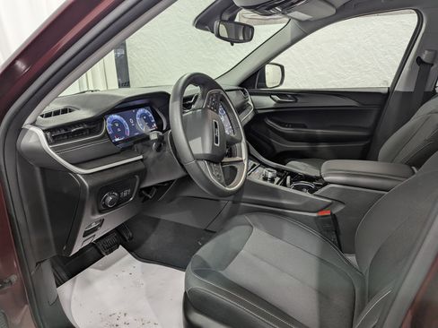 Used 2023 Jeep Grand Cherokee Laredo w/ Trailer Tow Prep Group (B) image 13