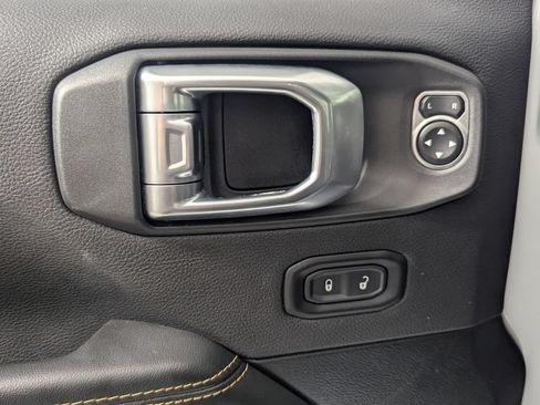 Used 2024 Jeep Wrangler Unlimited Sahara w/ Technology Group AWD/4WD image 16
