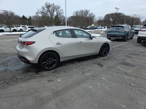 Used 2022 MAZDA MAZDA3 s image 8