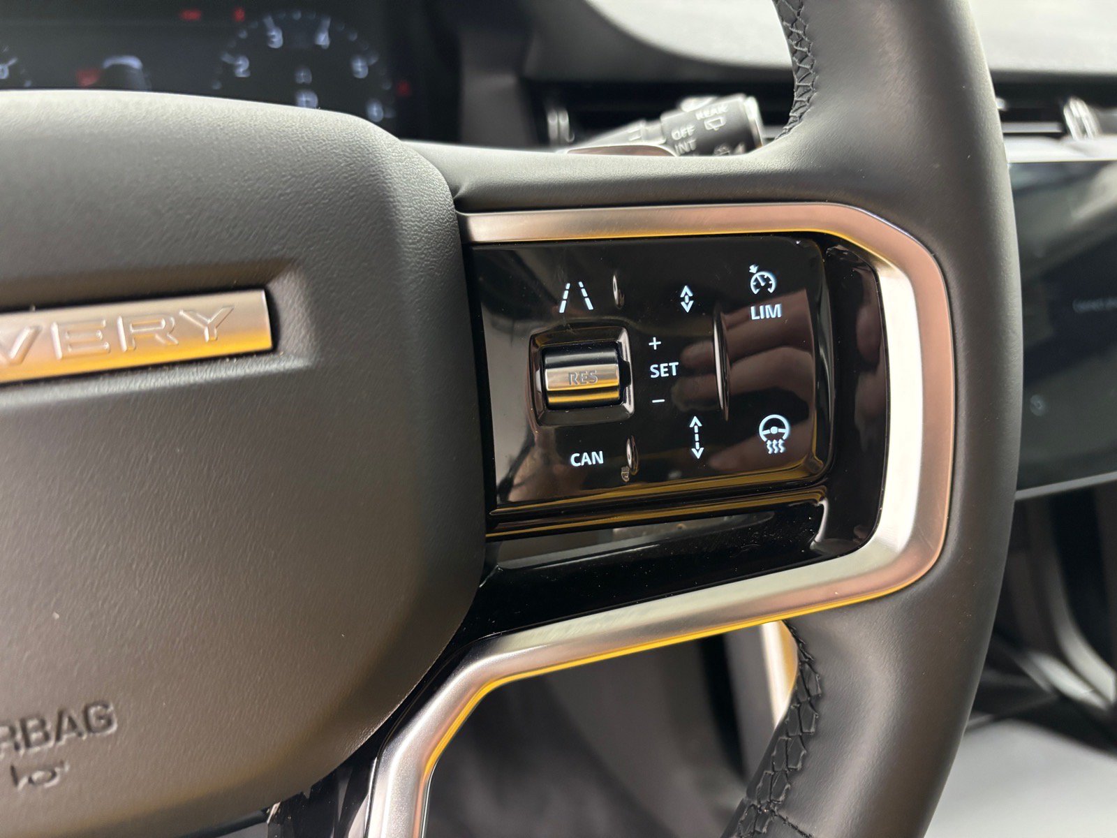 New 2024 Land Rover Discovery Sport S AWD/4WD image 19