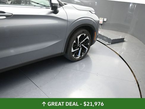 Used 2024 Mitsubishi Outlander SE image 25