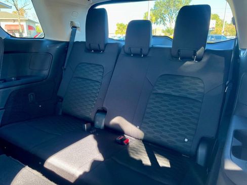 Used 2024 Nissan Pathfinder SV image 13