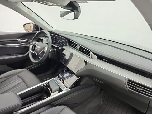Used 2024 Audi Q8 e-tron Premium Plus w/ Premium Plus Package AWD/4WD image 19