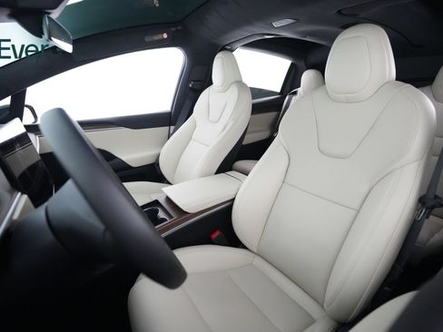 Used 2024 Tesla Model X AWD/4WD image 4