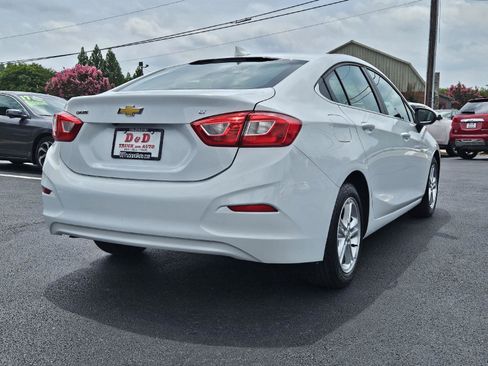 Used 2018 Chevrolet Cruze LT FWD image 2