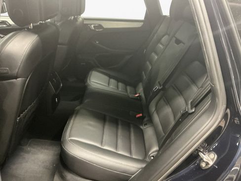 Used 2020 Porsche Macan Turbo image 15