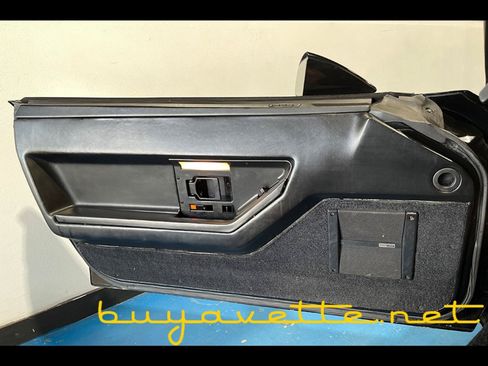 Used 1988 Chevrolet Corvette Coupe RWD image 23