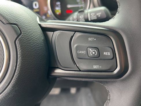 Used 2023 Jeep Wrangler Unlimited w/ 8.4" Radio Group image 13