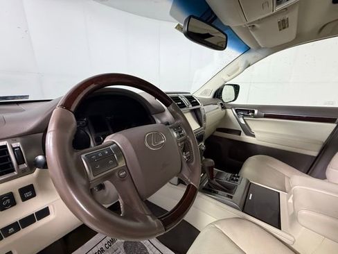 Used 2014 Lexus GX 460 w/ Premium Package image 10