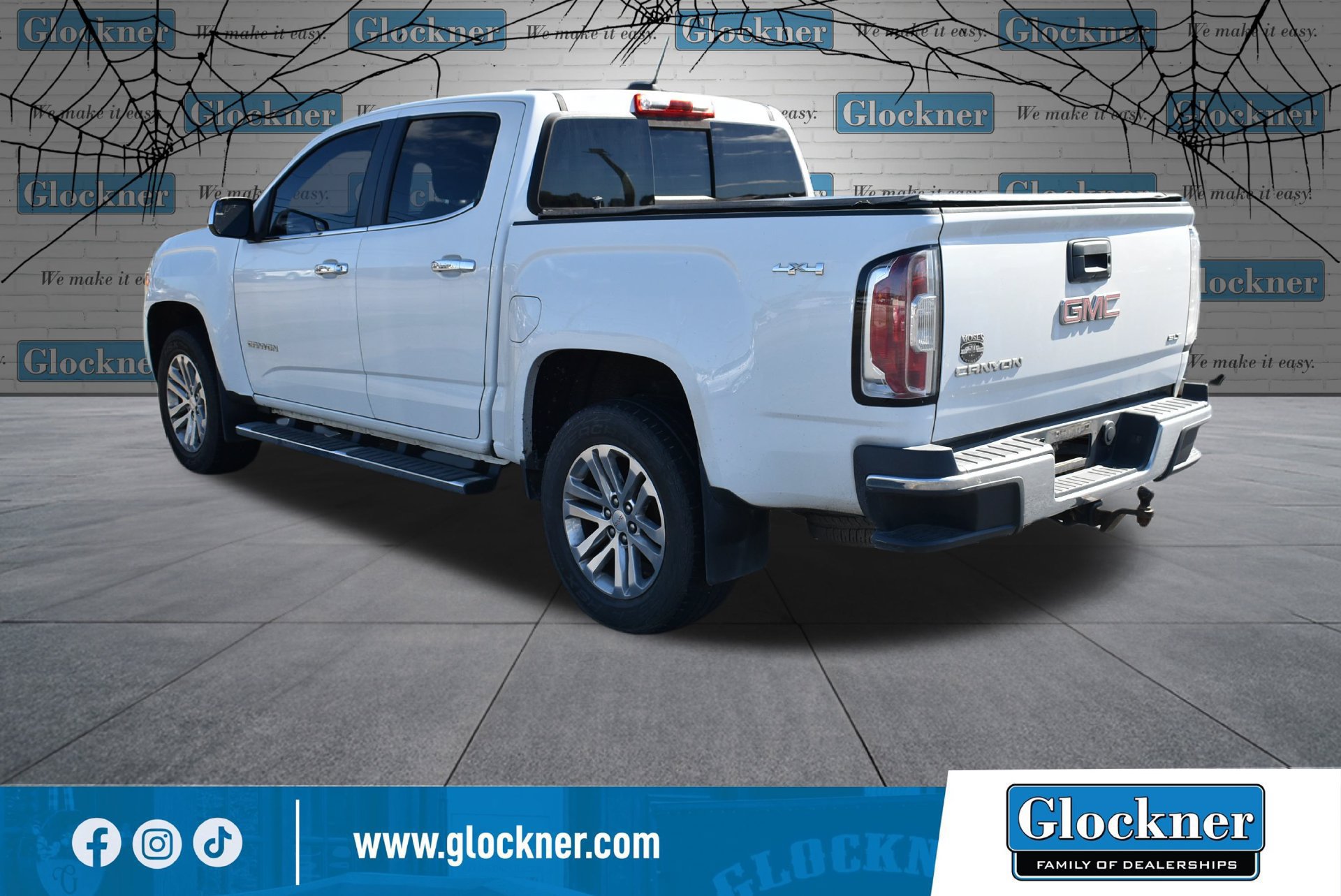 Used 2015 GMC Canyon SLT w/ Driver Alert Package AWD/4WD image 16