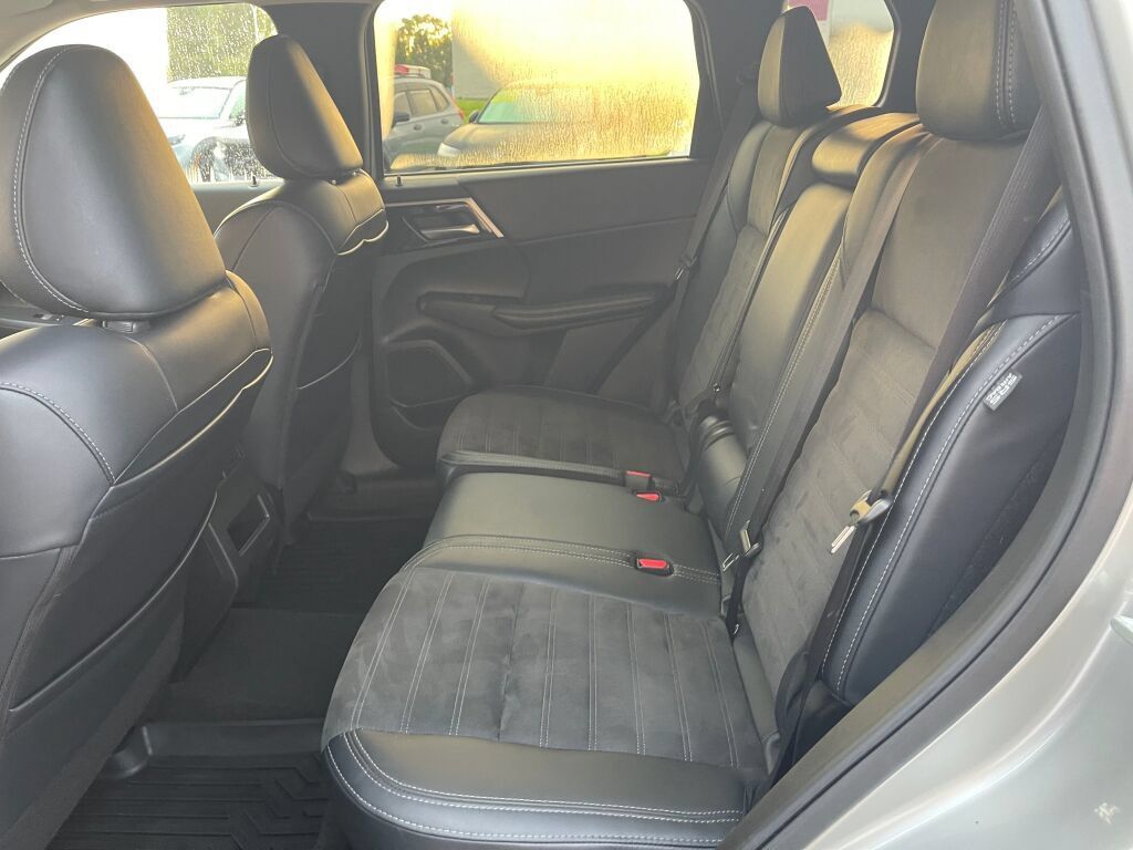 Used 2024 Mitsubishi Outlander SE AWD/4WD image 22