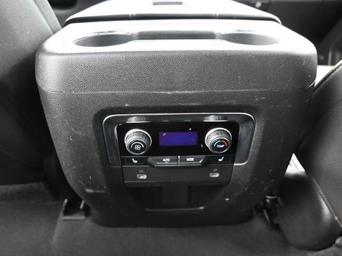 Used 2023 Chevrolet Suburban Premier AWD/4WD image 20