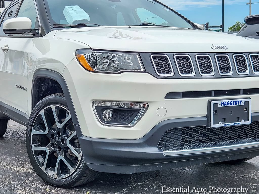 Used 2018 Jeep Compass Limited w/ Navigation Group AWD/4WD image 2