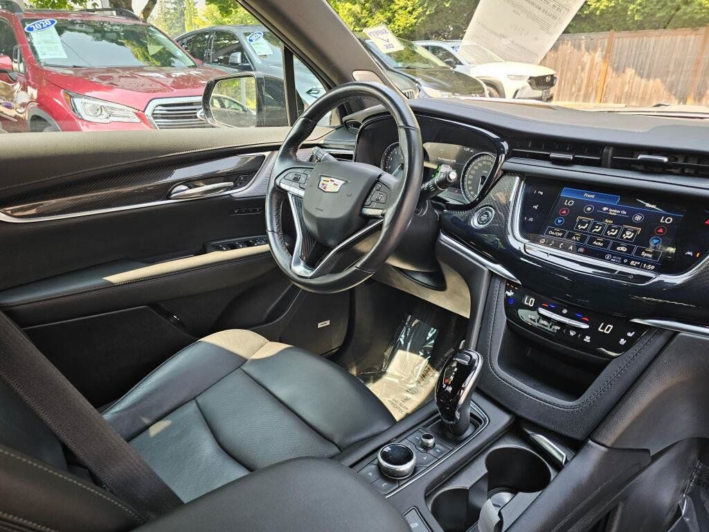 Used 2024 Cadillac XT6 Sport w/ Technology Package AWD/4WD image 10