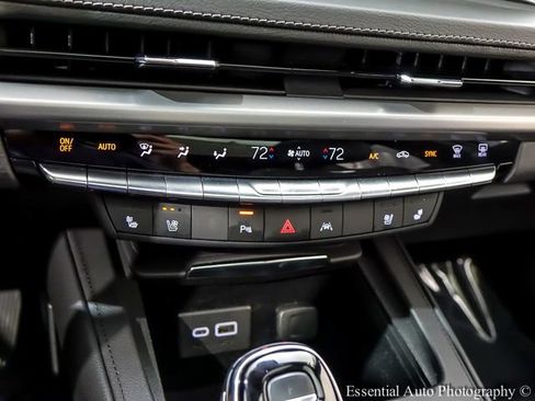 Certified 2024 Cadillac XT4 Premium Luxury AWD/4WD image 17