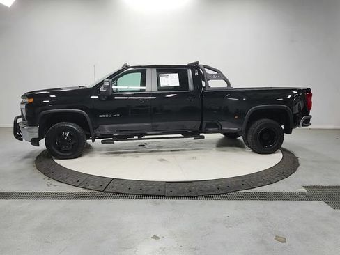 Used 2022 Chevrolet Silverado 3500 LT w/ Convenience Package AWD/4WD image 4