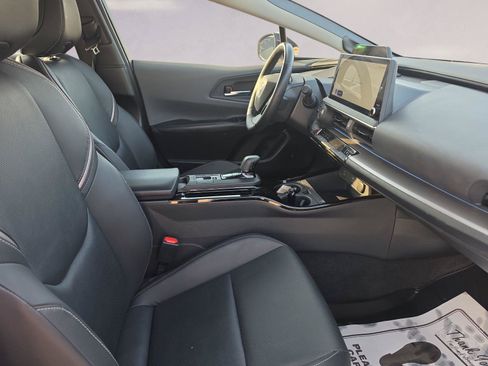 Used 2025 Toyota Prius Limited w/ Limited Premium Package FWD image 15