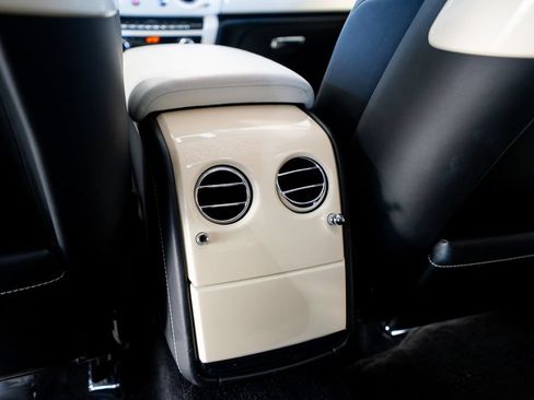 Used 2019 Rolls-Royce Phantom Sedan RWD image 54