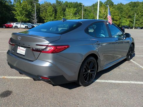 Used 2026 Toyota Camry SE FWD image 4