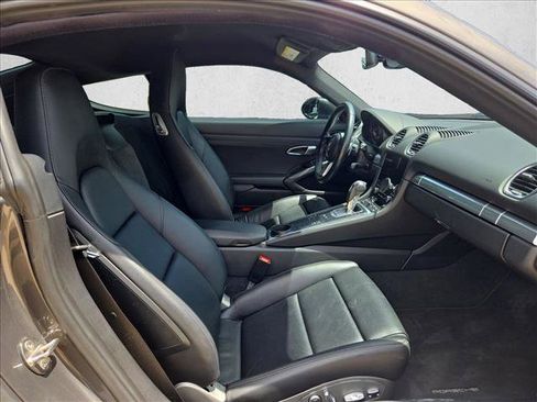 Used 2017 Porsche 718 Cayman RWD image 16
