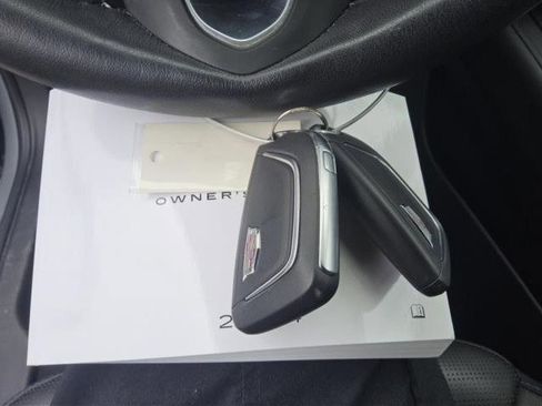 Used 2024 Cadillac XT4 Sport image 10