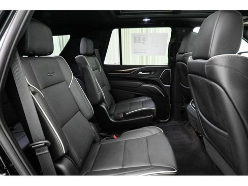 Used 2024 Cadillac Escalade Premium Luxury w/ LPO, Floor Liner Package AWD/4WD image 18
