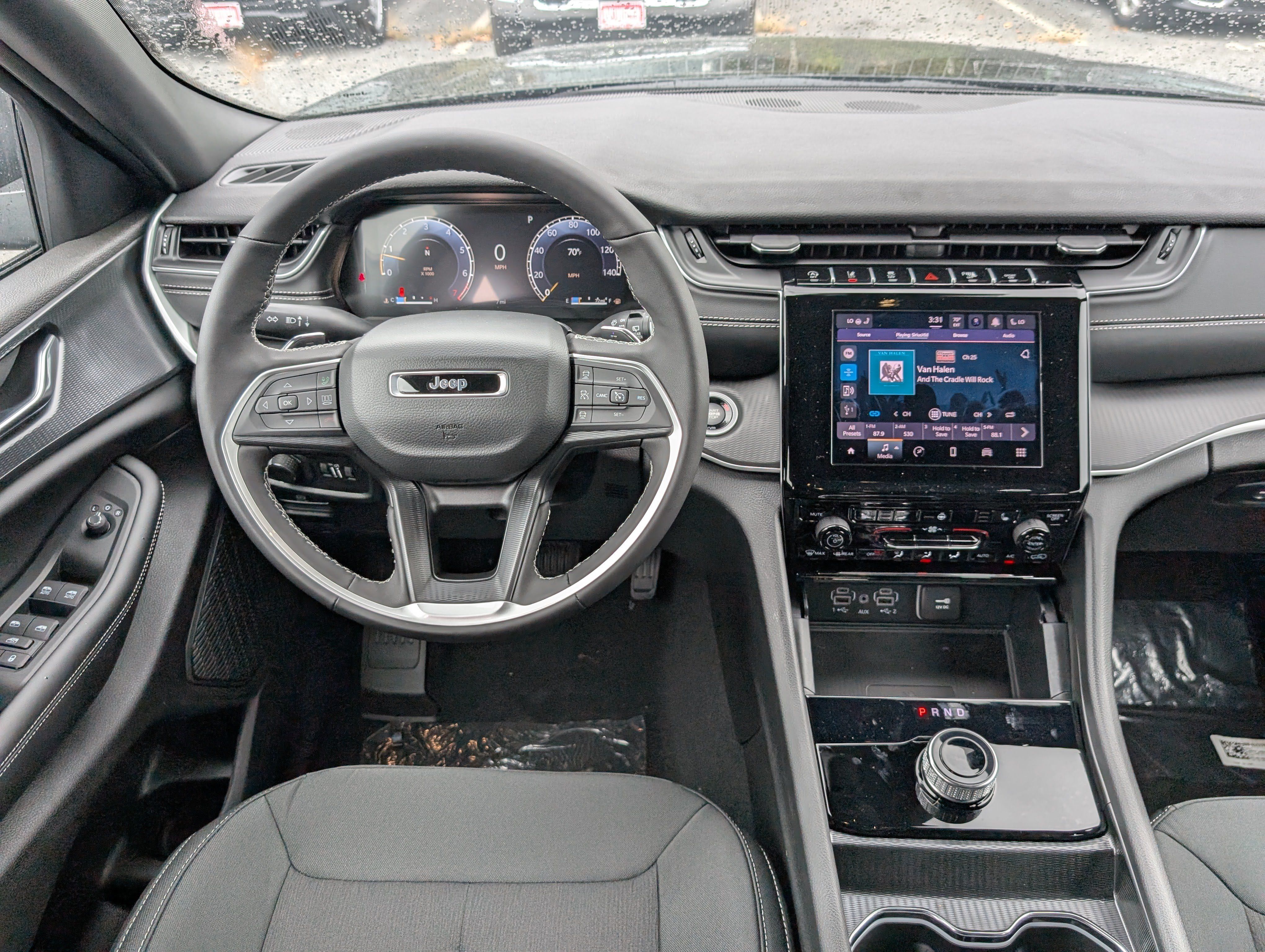 New 2025 Jeep Grand Cherokee Laredo w/ Luxury Tech Group I AWD/4WD image 16
