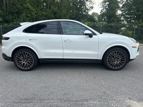 Used 2021 Porsche Cayenne Coupe AWD/4WD image 12