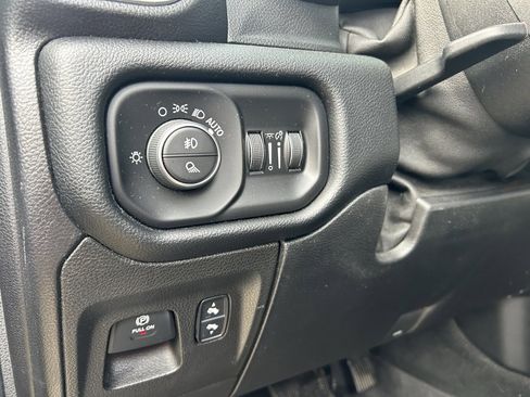 Used 2019 RAM 1500 Big Horn image 13