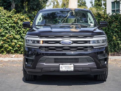 Used 2024 Ford Expedition XLT AWD/4WD image 2