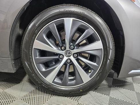 Used 2022 Lexus LS 500 AWD w/ Accessory Package (Z2) image 39