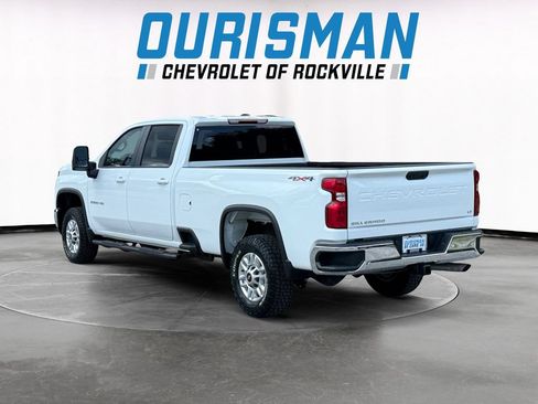 Used 2025 Chevrolet Silverado 2500 LT w/ Convenience Package AWD/4WD image 4